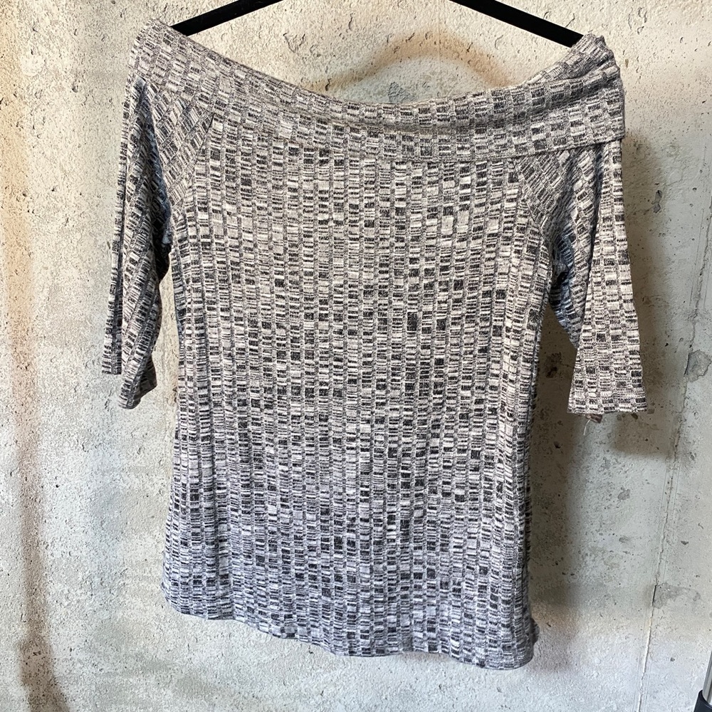 Lily white wide neck scoop neck top - Picture 3 of 5